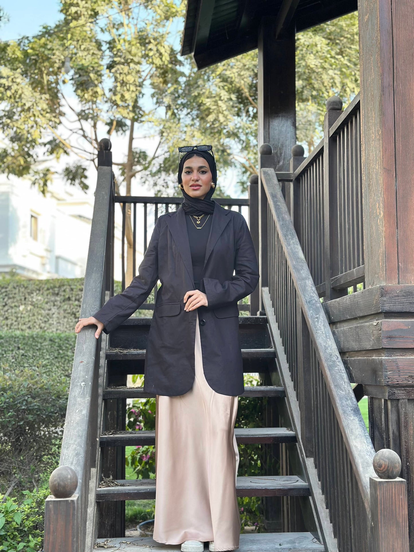 The Linen blazer ( in black )