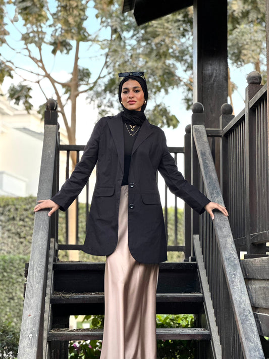 The Linen blazer ( in black )