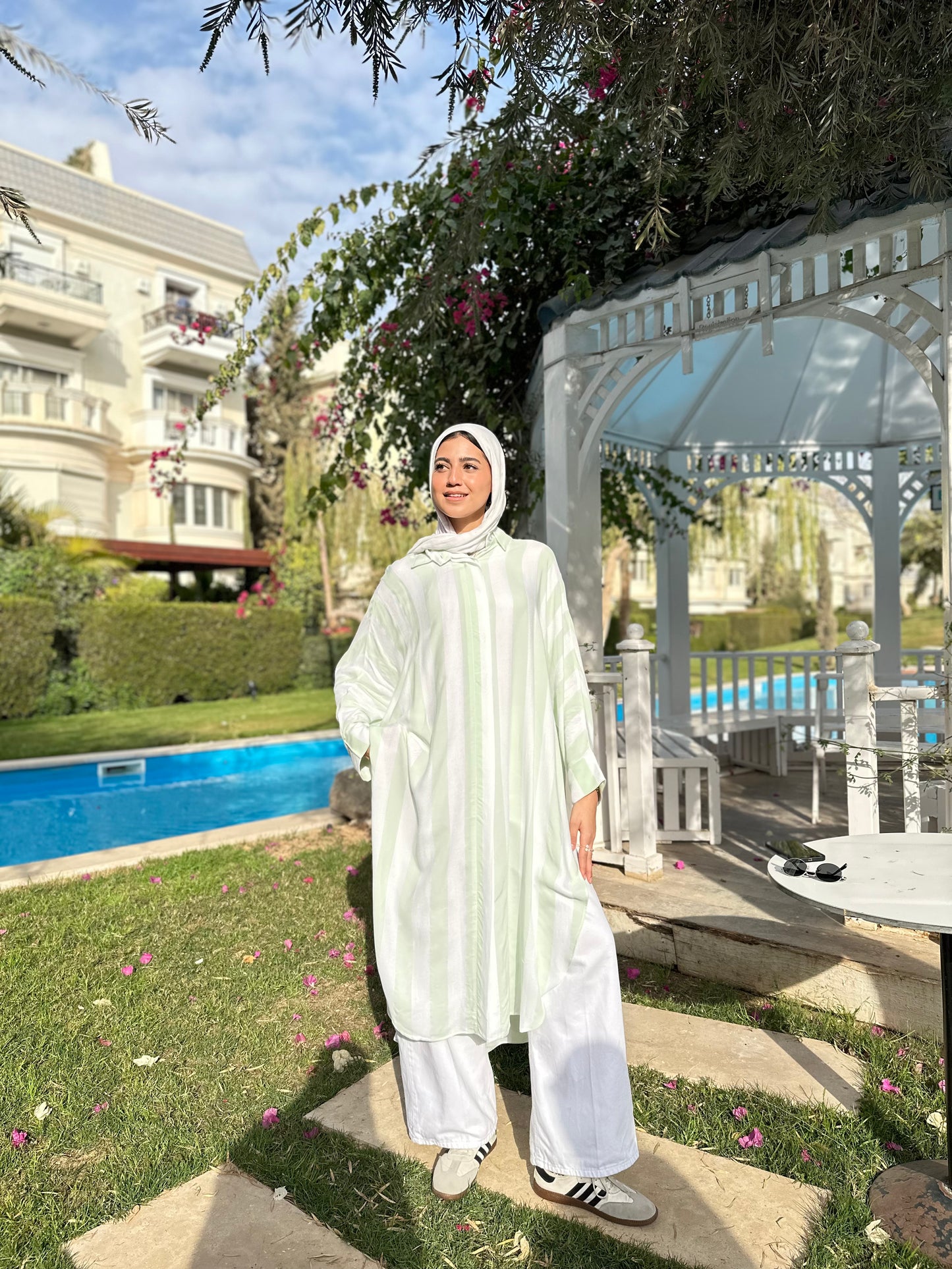 Gaia Shirt in ( pastel green )
